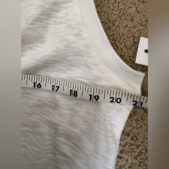 NWT The Range Brand Women's White Sleeveless Tank Top Large Cropped - Picture 8 of 9